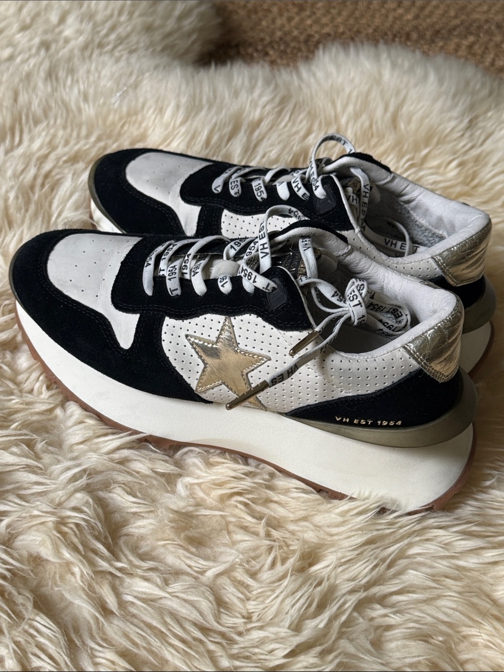Vintage Havana Major perforated platform sneakers size 9 black/off-white & gold